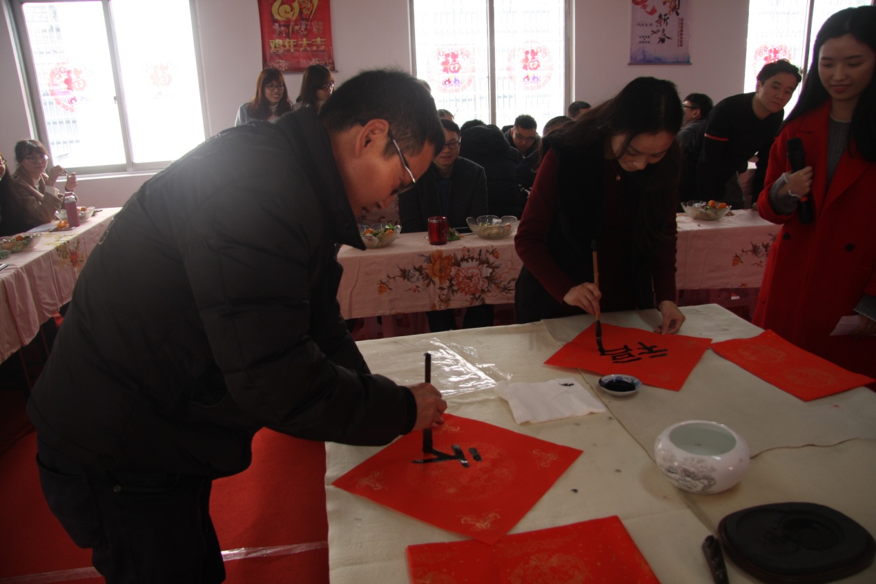 王總現(xiàn)場創(chuàng)作